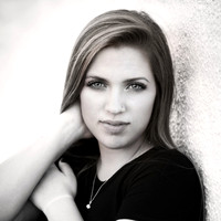 Zoie_4bw_sq